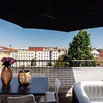 Royal Elephant * Prag